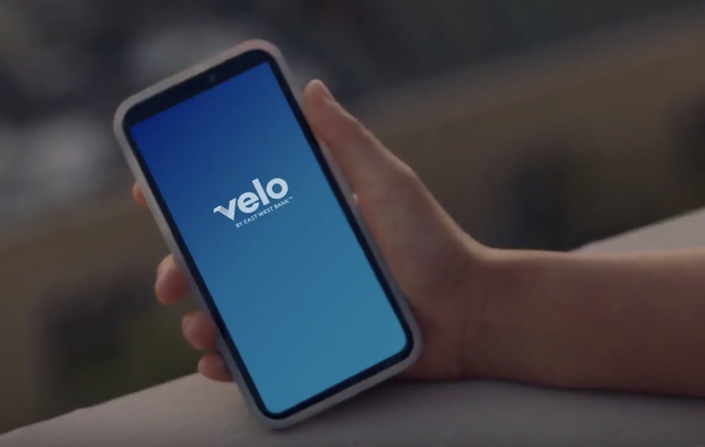 Velo 华美银行手机 App 功能界面